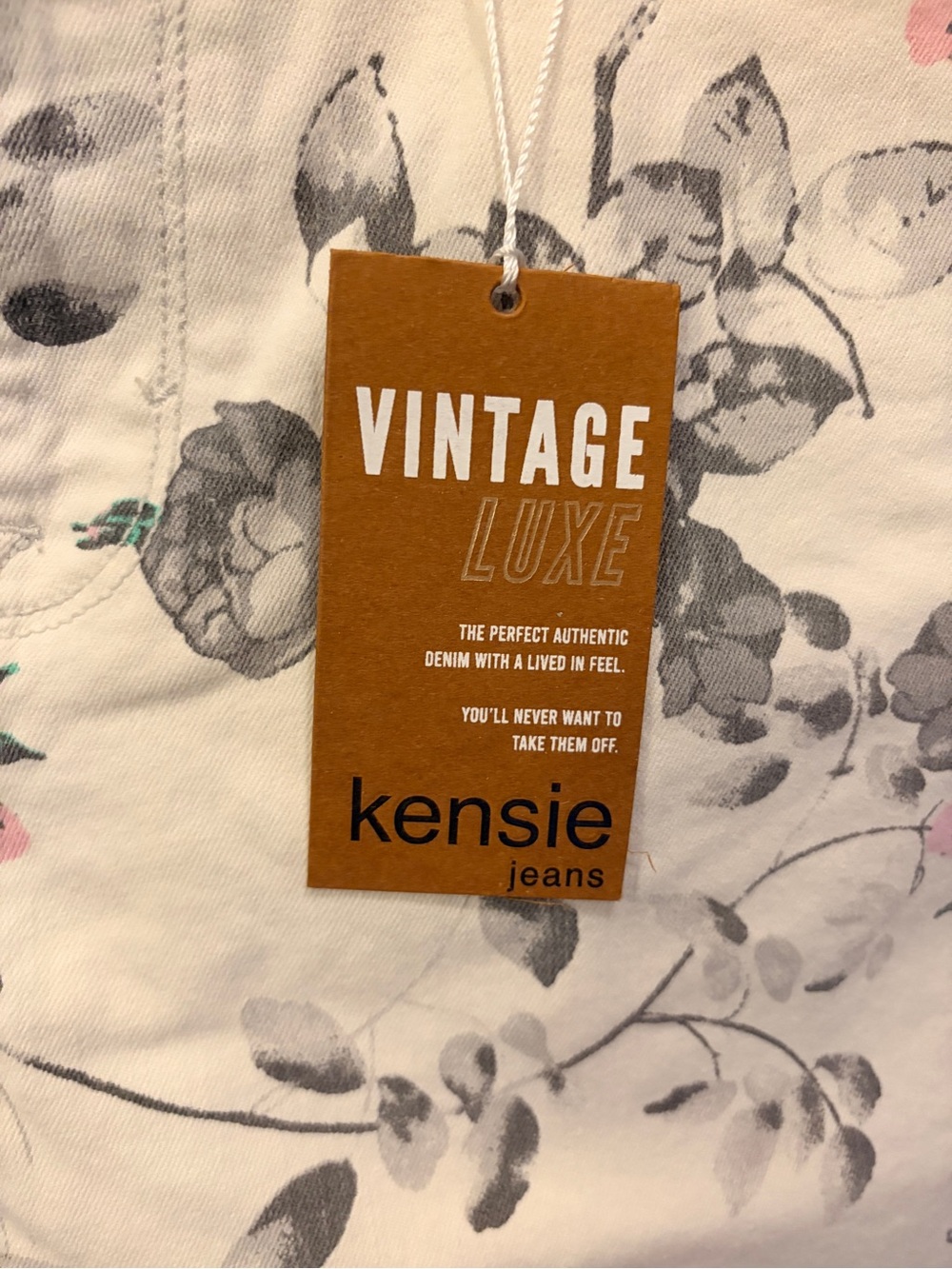 Kensie High Rise Slim Straight Crop Jean NWT - Picture 8 of 10